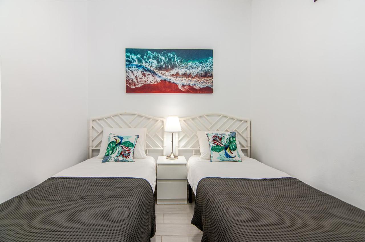Central 2 Bedroom Apartment Playa De Las Americas Exterior foto